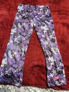 Nike Girls' Purple Black Floral Print Yoga Pants